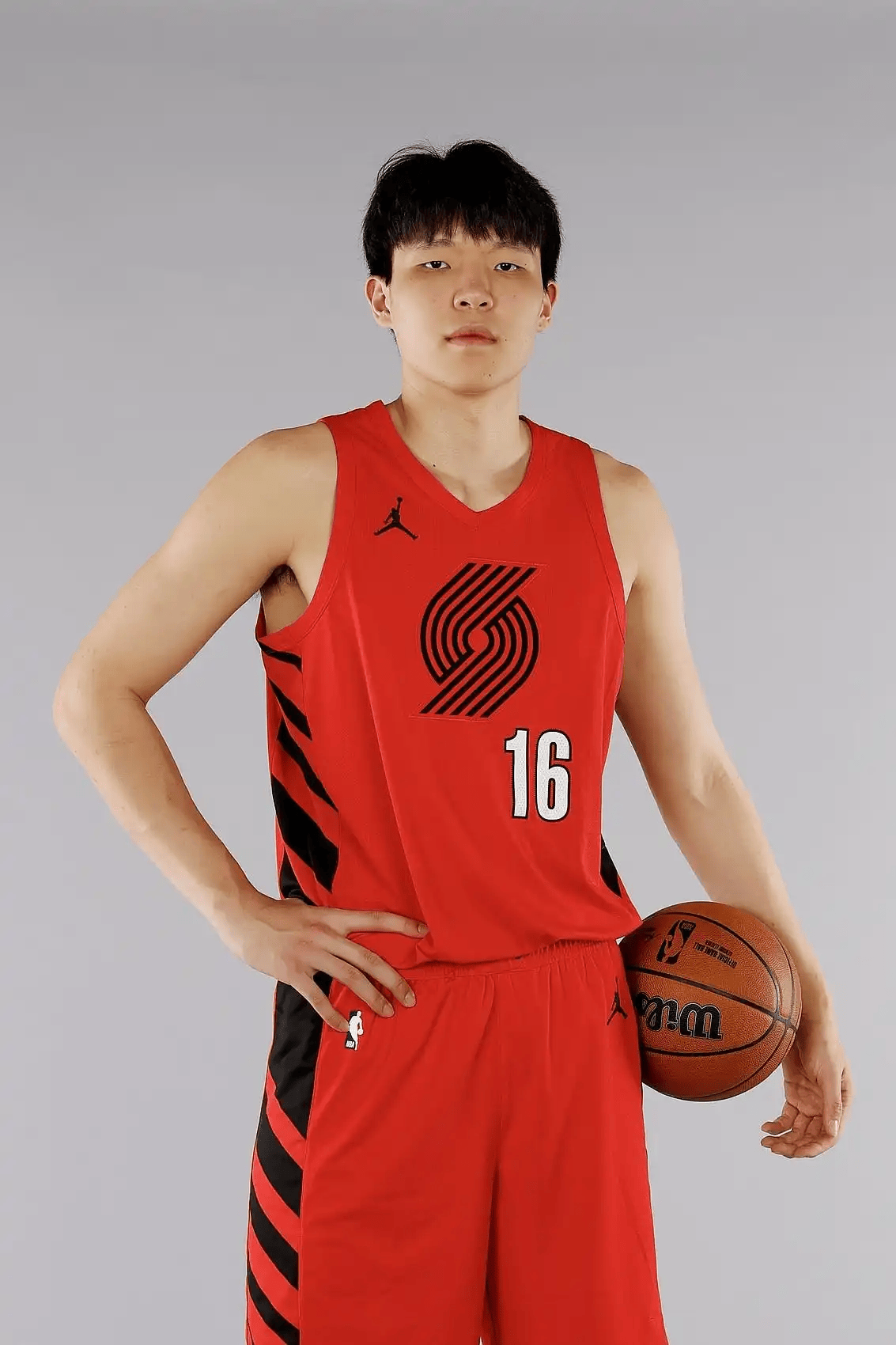 开云-包含里程碑夜波特兰开拓者队长鼓劲；CBA季后赛今晨刷纪录；引发热议；资深球员宣示担当的词条